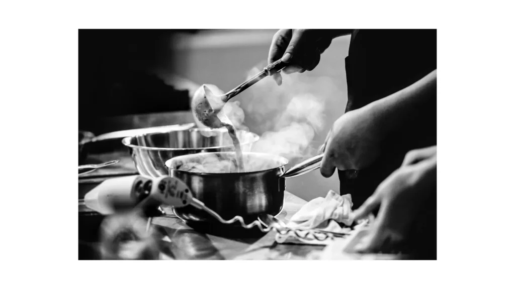 給食調理員 なるには