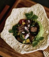 【牛タンと石垣野菜の特製サラダ 自家製トルティーヤを添えて】