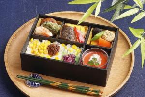 春夏秋冬で変わる旬の味!老舗「なだ万」の季節限定お弁当