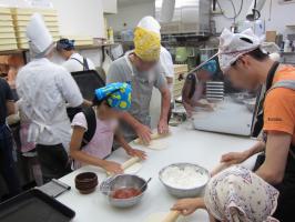 お客様とふれあうイベント★父の日ピザ教室🍕ピーターパン