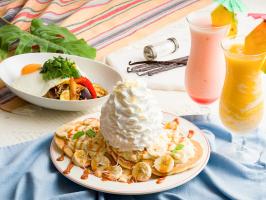 夏の新作！塩バニラパンケーキ＆エスニックロコ・モコ登場