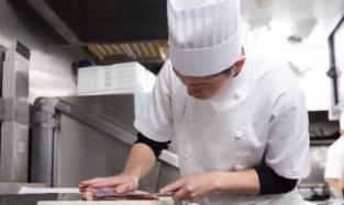 【説明会随時開催中！】学歴問わず全員が活躍できる場所。