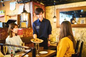 ＼高校生も！専門生も！大学生も！／就食フェアで🍕🍜