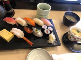 同業他社さんで🍣を食べる👅