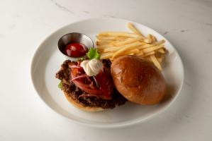 ハンバーガーも!?メニュー数が豊富すぎる!