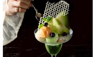 夏限定☀メロンを使った贅沢パフェ♪