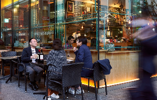 株式会社 ウェイブズ