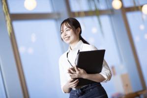 ＼カジュアル面談枠増やしました／就活の悩み、話すだけでOK！