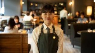 ー社員インタビュー 入社2年目 サービスー