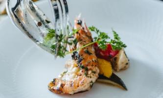 業界屈指の安定性+選択肢を持つ、上場企業がグループ母体の会社