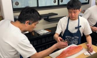 【親方の直接指導】チームの呼吸で魅せる、仕込みの舞台裏💡