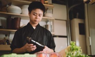 【先輩インタビュー】本気で向き合い、一流の職人を目指す!🦐