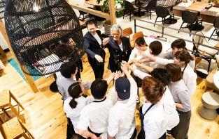 株式会社バルニバービ バットロケーションを目的地へ。食の力で「街の風景」を創り変える。