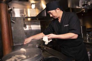 新卒採用中✨うどん作りも店舗運営も学べるチャンス！