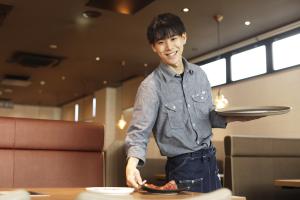 若手社員も活躍！業務スーパーを作った会社が手掛ける焼肉店★