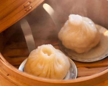 ★2027卒エントリー受付中★
オンライン／対面から選べる会社説明会！
営業中の店舗も見学できます！