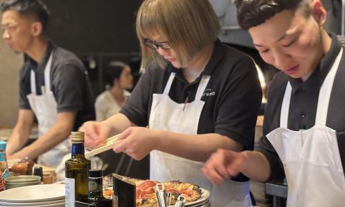 リアルな現場が見れる！世界の美食家が来店する自慢のピザも試食付！オープン初の会社説明会！