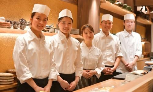 寿司教室も社内に完備。社内教育制度が充実しています♪