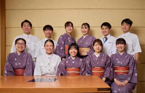 仕事も遊びも充実する労働環境＆成長できる理由をご紹介！
・交通費支給※規定あり！・対面説明会では試食もあります！
