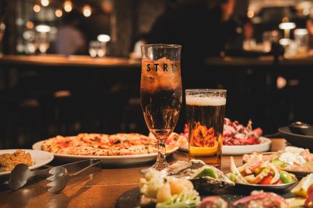 日本一のダイニングレストラン・カフェを目指して…
あなたの好きを伸ばせる環境があります
一緒に成長できる仲間を大募集