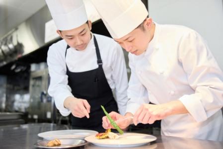 一生に一度の結婚式で美味しいお料理と幸せを提供しながら、働きやすい環境でスキルアップ◎！