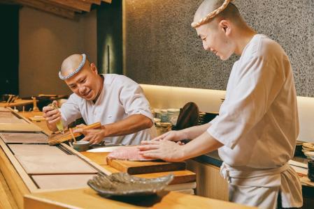 お鮨の試食付き！？
現場で働く職人と交流しながら、お鮨とシーエージェントの魅力に迫る！