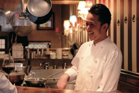 月給最大29万円！！20代で色んなことにチャレンジできる！！
多業態を手がける成長企業で、“自分の好き”を仕事にする