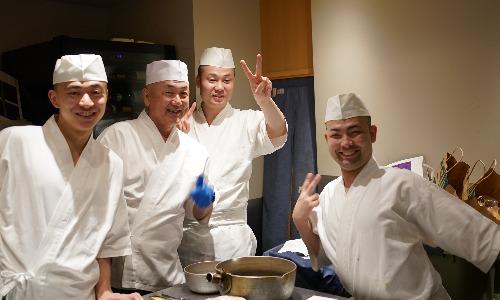 鮨業界での就職を考える方全員に見ていただきたい名店。同世代のスタッフも活躍する日本屈指の鮨ブランドの説明会を開催中。